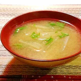 大根とセロリのお味噌汁